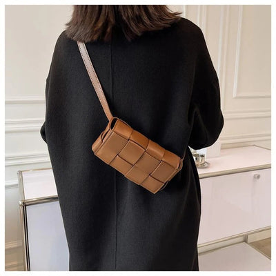 Alyssa - Elegante bolso de cuero con cinturón