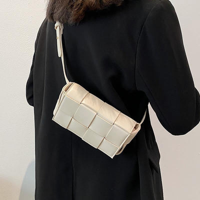 Alyssa - Elegante bolso de cuero con cinturón