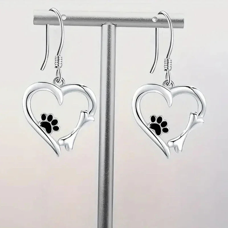 Pendientes colgantes de plata con diseño de corazón y pata