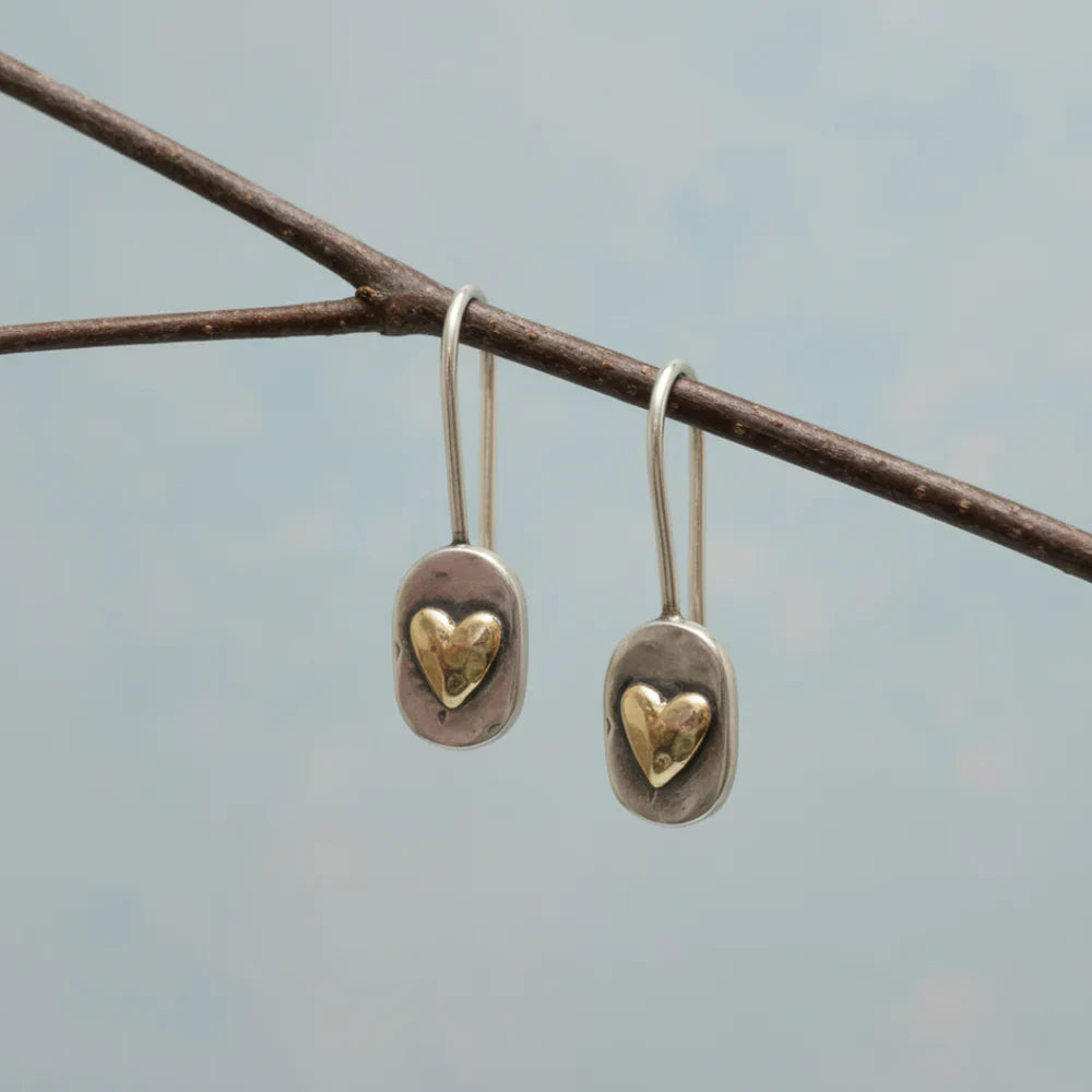 Pendientes vintage de corazón con incrustaciones de oro