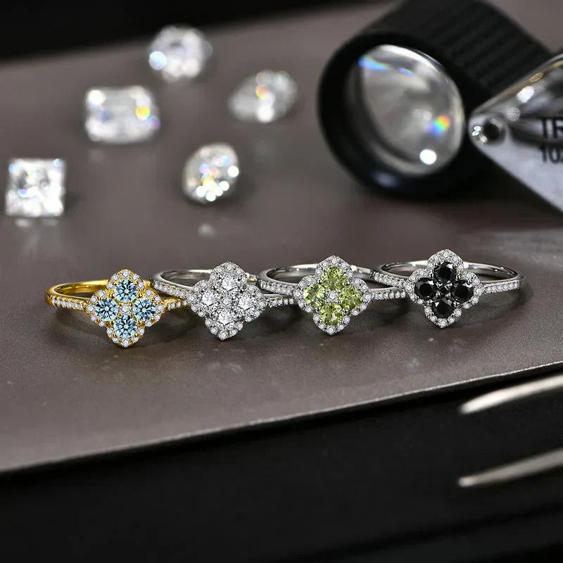 Anillo Soraya Clover | Oro blanco