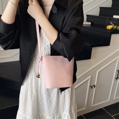 Helen - Elegante bolso de cuero tipo cubo estilo regio
