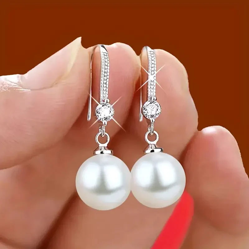 Pendientes colgantes de perlas y circonitas brillantes