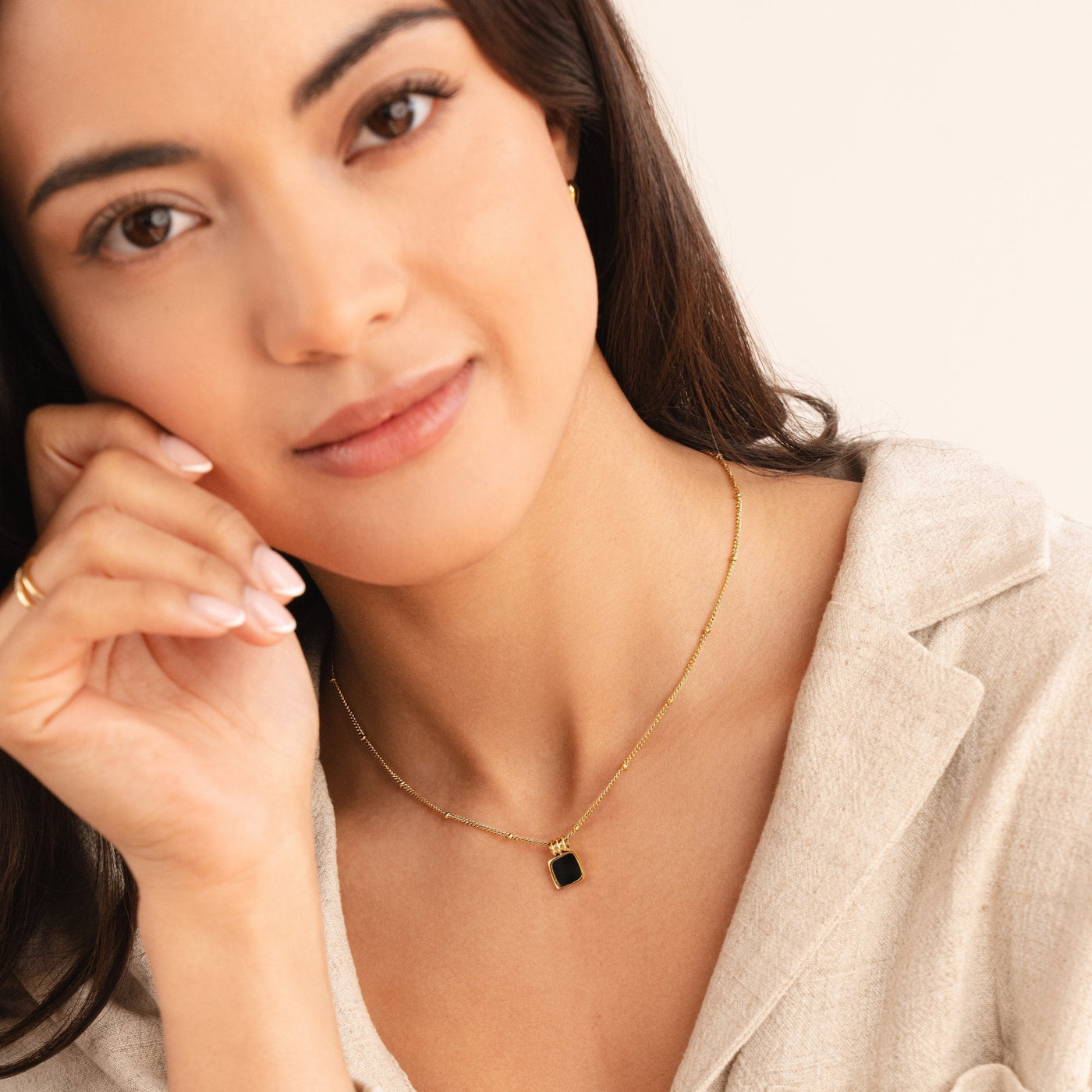 Collar chic de medianoche